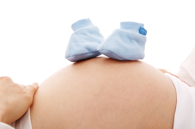 Môže tehotná žena ovplyvniť vznik zubného kazu u svojho dieťaťa?