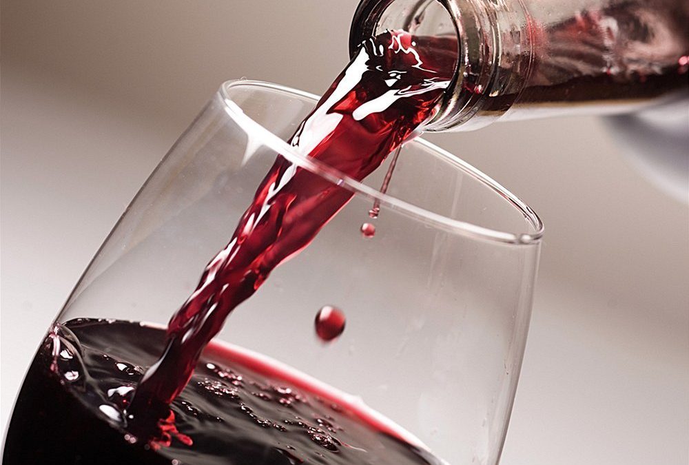 Červené víno jako ochrana před zubním kazem